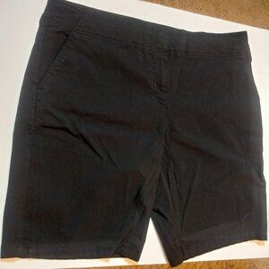 IZOD WOMENS SIZE 16 STRETCH ZIP FRONT GOLF  SHORTS